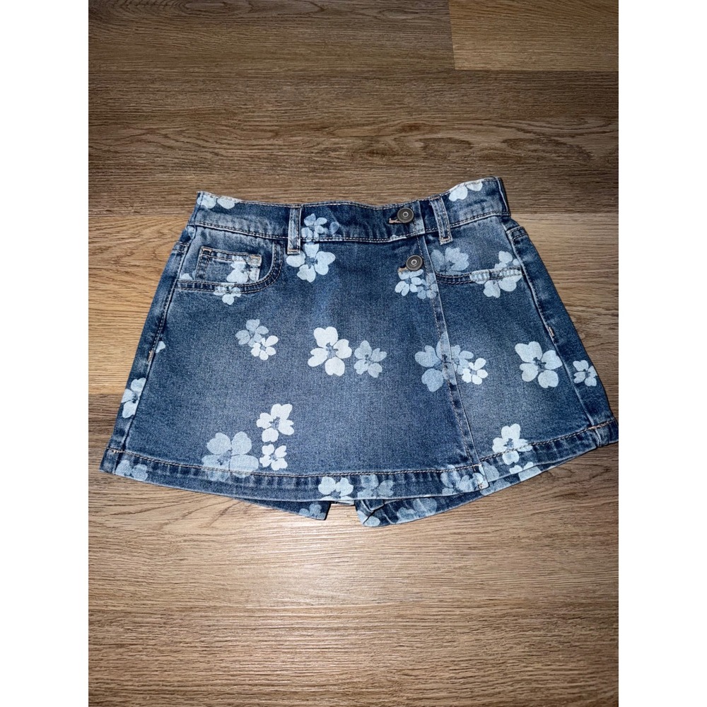 Girl skort size 8